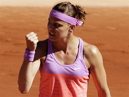 EUFORIE. Lucie afov slav vhru v druhm setu ve finle Roland Garros.