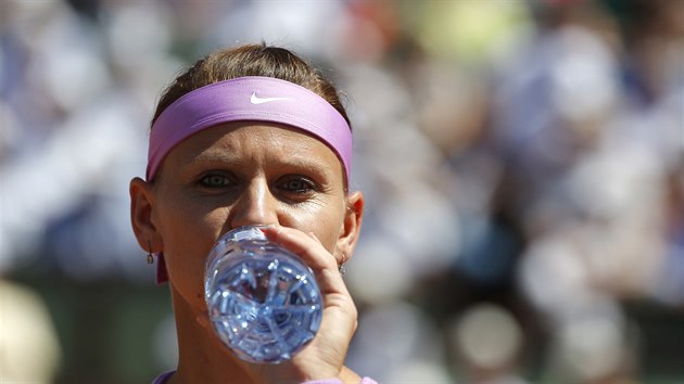 esk tenistka Lucie afov se oberstvuje v semifinle Roland Garros.