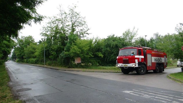 Porucha traknho veden komplikovala provoz na eleznici mezi Smchovem a Radotnem (9.6.2015)