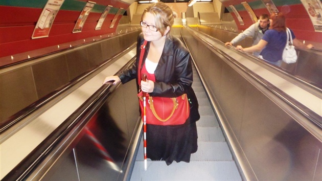Lia Kasslová ve stanici metra Boislavka.
