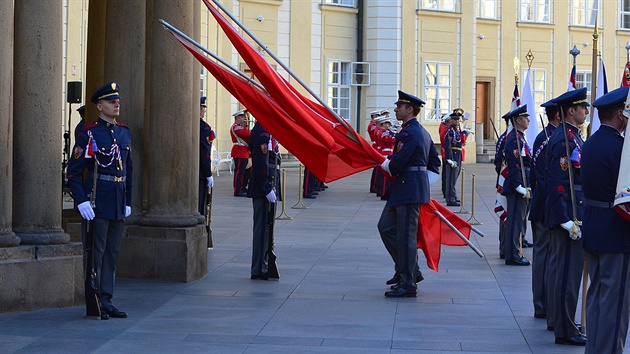 Zkouka na Hrad. V osm hodin ráno zaala zkouka na slavnostní ceremoniál...