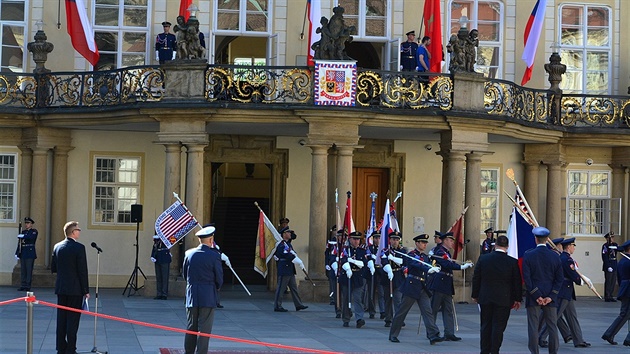 Zkouka na Hrad. V osm hodin ráno zaala zkouka na slavnostní ceremoniál...