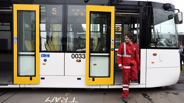 Tramvaj typu EVO1 byla slavnostn poktna v Hostivai. Stane se první...