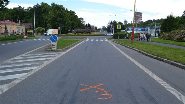 Opilá řidička způsobila nehodu ve Valašském Meziříčí na Masarykově ulici před kruhovým objezdem.