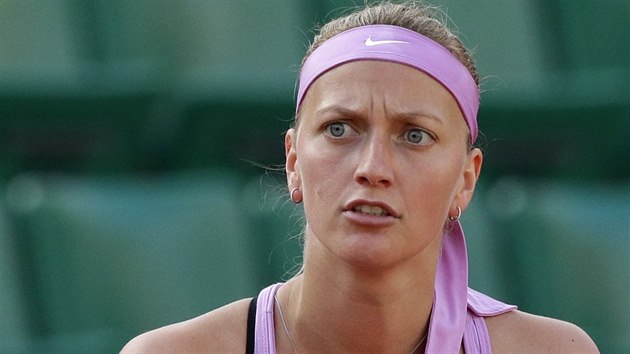 Petra Kvitov v osmifinle Roland Garros se vcarskou tenistkou Timeou Bacsinszkou.