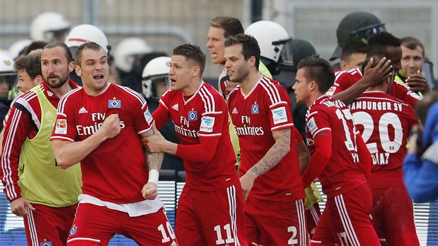 Fotbalist Hamburku maj dvod k radosti: zachrnili se v bundeslize.