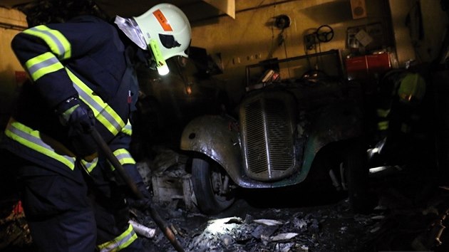 Velký poár budovy autoservisu napáchal kody za nejmén 600 tisíc korun. Mimo...