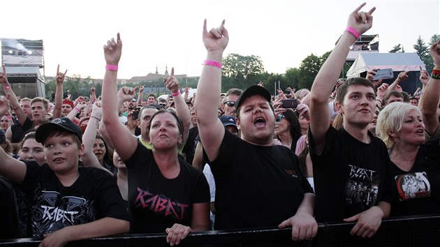 Na megakoncert skupiny Kabt v Olomouci dorazilo 14 tisc lid, dle ohlas zejm kapela jejich oekvn nezklamala.