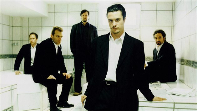 Faith No More na starm snmku. V poped zpvk Mike Patton, baskytarista Bill Gould tet zleva.