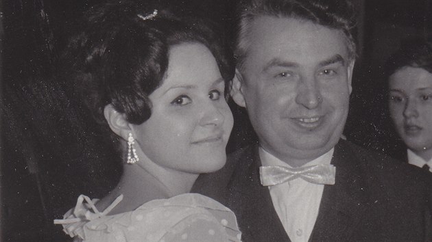 Jitka Zelenková s tatínkem v tanečních (1967)