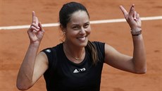 Srbská tenistka Ana Ivanovičová oslavuje postup do semifinále Roland Garros.