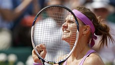 Česká tenistka Lucie Šafářová se usmívá po postupu do semifinále Roland Garros.