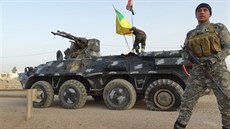 Irácká federální policie a šíitské Brigády Hizballáh na patrole u Husajby (4....