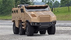 Transportér TITUS na podvozku Tatra 6 × 6, který byl p�edstaven na polygonu...