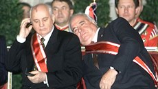 Bývalý ruský prezident Michail Gorbačov a bývalý německý kancléř Helmut Kohl...