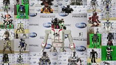 Týmy, které se úastnily DARPA Challenge 2015, zvolily obvykle humanoidní...
