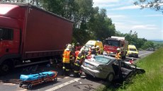 P�i hromadné dopravní nehod� na silnici �. I/6 mezi Bochovem a �almanovem na...