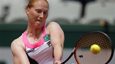 Alison van Uytvancková ve tvrtfinále Roland Garros s Timeou Bacsinszkou