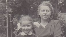 Jitka Zelenková s babikou Renou (1956)