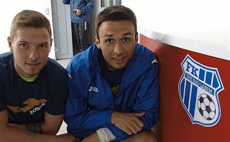 Na zkouku do fotbalového Ústí pili i srbský útoník Samir Nurkovi (vpravo)...