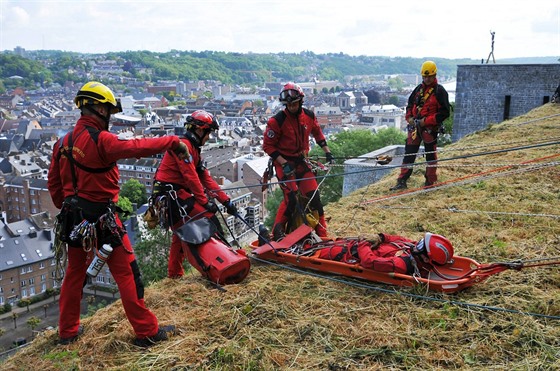 Čeští záchranáři jsou u zraněného, teď jej ještě musejí dostat z hradeb dolů