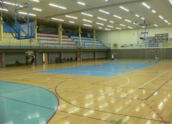 Současná sportovní hala v Havlíčkově Brodě začíná být sportovcům ve městě...