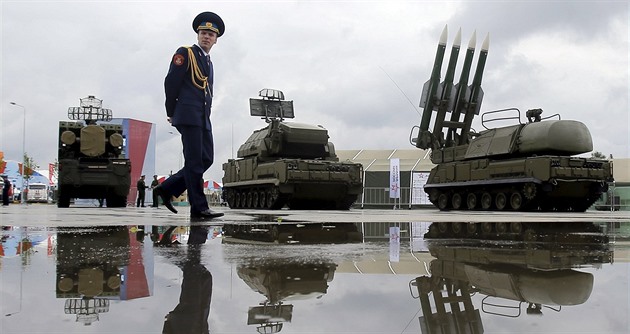 VIDEO: Ukrajina zničila Rusům systém Buk za miliardu, ukrýval se v lese