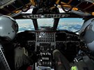 V kabin americkho bombardru B-52 bhem cvin mise nad Baltem