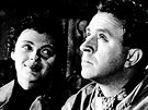 Jana Hlav��ov� a Miroslav Horn��ek v komedii Kam �ert nem��e z roku 1959.