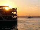 Istanbul: západ slunce nad Bosporem