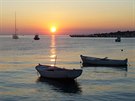 Západ slunce na ostrov Pag v Chorvatsku