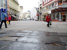 Stav ulice 28. ��jna v historick�m centru Ostravy je v�ce ne� tristn�. (19....