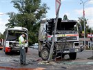 Pi nehod autobusu s náklaákem v Brn-Komárov se zranilo jedenáct lidí.