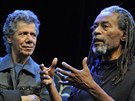 Zpvák Bobby McFerrin (vpravo) a klavírista Chick Corea 17. ervna v hale...