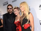 Miley Cyrusová a její rodi�e Billy Ray Cyrus a Tish Cyrusová (New York, 16....