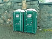 Toalety na náplavce u Rašínova nábřeží.