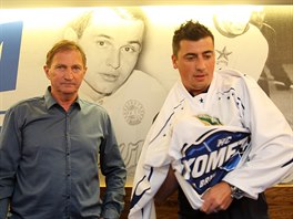 Trenér Komety Brno Alois Hadamczik a obránce Tomáš Kaberle.