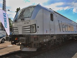 Vectron vyhovuje novým normám TSI. Čelo lokomotivy chrání strojvedoucího...