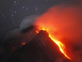 Indonéská sopka Mount Sinabung patí k nejaktivnjím vulkánm na svt (15....