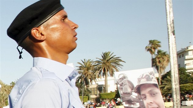 Ceremonie v Tripolisu, kdy jsou nov libyjt policist uvdn do funkce (8. ervna 2015).