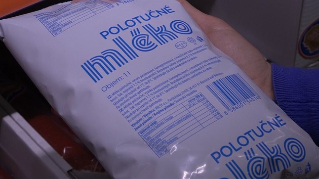 Mléko v pytlíku se vrátilo na pulty. I mýdlo s jelenem - iDNES.cz