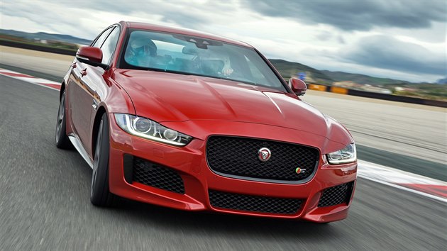 Jaguar XE