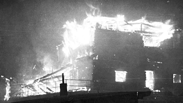 Požár z 11. března 1978 znamenal na dlouhých 37 let zánik Bezručovy chaty na Lysé hoře.