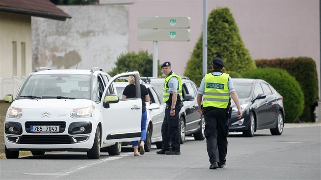 Policist v Brn ptraj po stelci, kter v ebtn plil na auto. O hodinu a pl pozdji pak pepadl veerku v Bystrci.