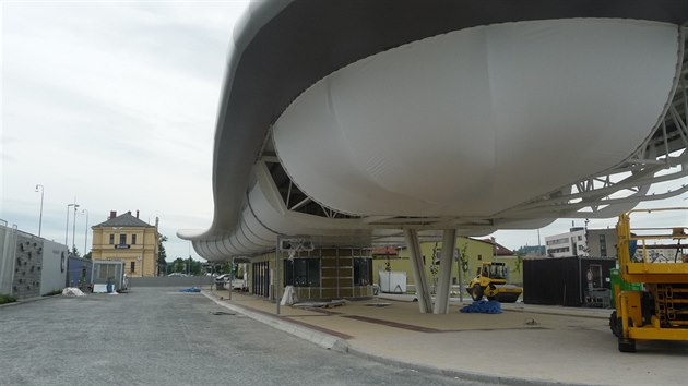 Nový autobusový terminál v Bruntálu tsn ped dokonením (18. ervna 2015).