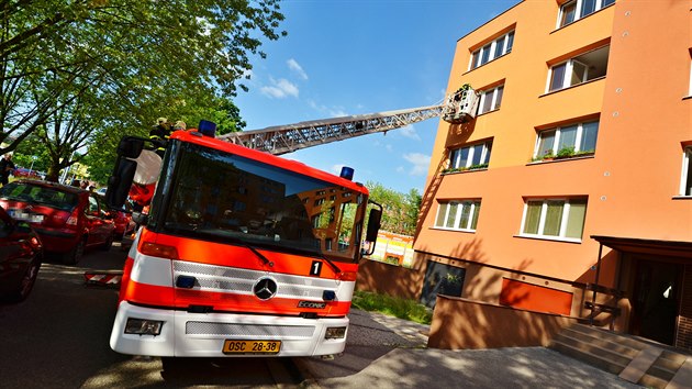 Moravskoslezt hasii zasahovali pi poru v ulici Vclava Koae v Ostrav-Dubin.