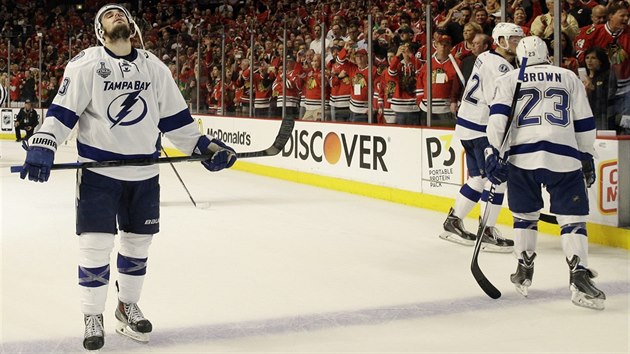 Po finle Stanley Cup odeli zklaman hri Tampa Bay Lightning. Vlevo Cedric Paquette.