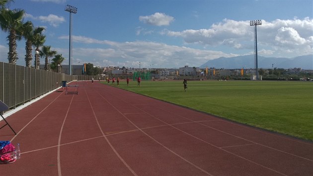 Trninkov ovl u stadionu Pankrition v Hrakleionu