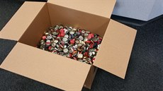 Sbírka korunkových uzáv�r�, kterou hrá� nashromá�dil za více jak sedm let.