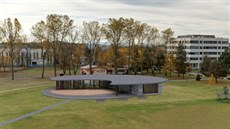 Klub vyroste na louce za vysoko�kolskými kolejemi.